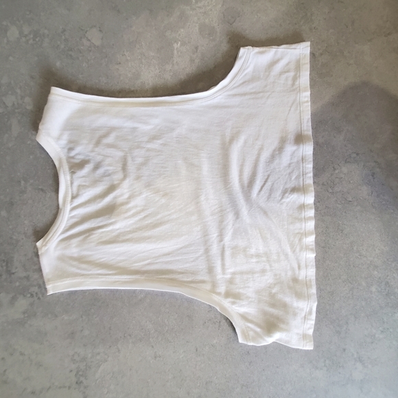 Aritzia Talula Crop Muscle Tank, Medium - Picture 6 of 8
